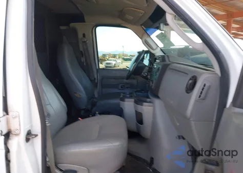 2010 Ford E-350 Super Duty Commercial/Recreational z USA, uszkodzony, nr VIN 1FTSS3EL7ADA06797